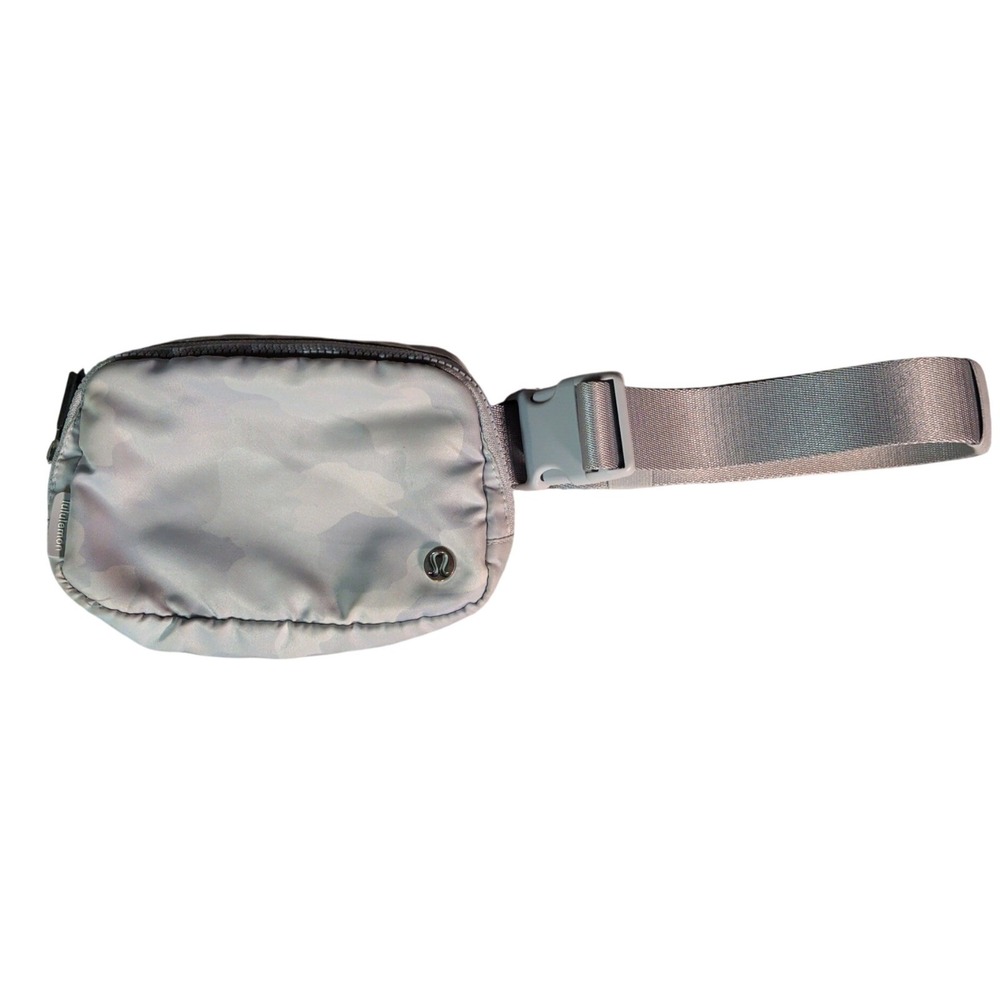 Lululemon Everywhere Belt Bag Camo 1L in White Gray Athleisure Activewear Preppy